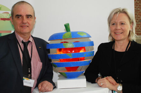 2013: Michael Pirosanto, tillförordnad vd Gårdstensbostäder och Anneli Snobl, vd Förvaltnings AB Framtiden. Foto: SABO